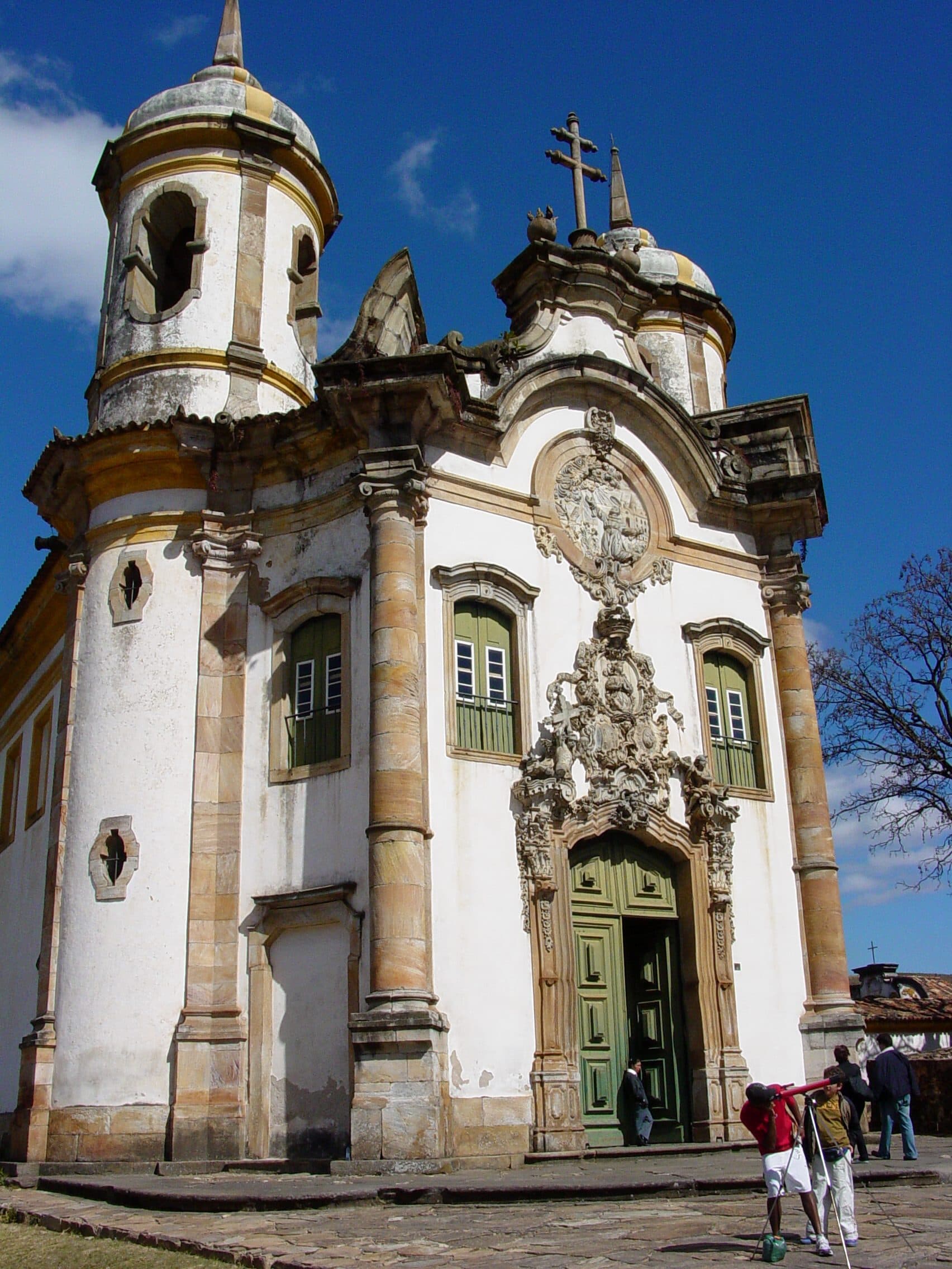 Vista de uma igreja na cidade de Ouro Preto, Minas Gerais