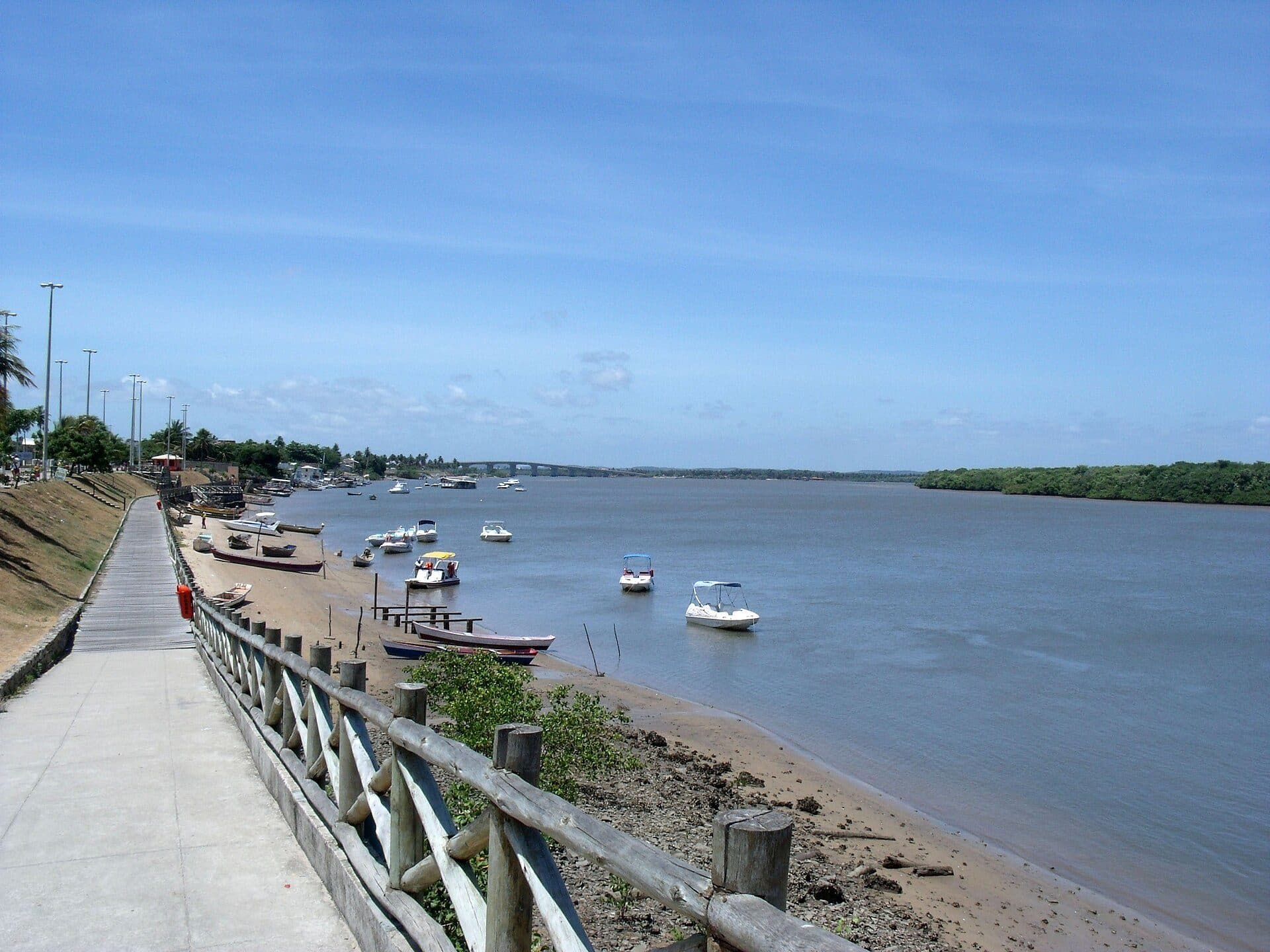 Vista da orla do Mosqueiro às margens do Rio Vaza-Barris