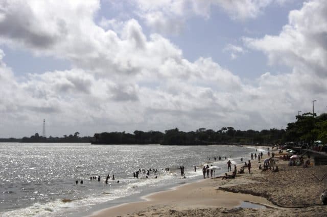 Vista da praia na ilha de Mosqueiro em Belém do Pará