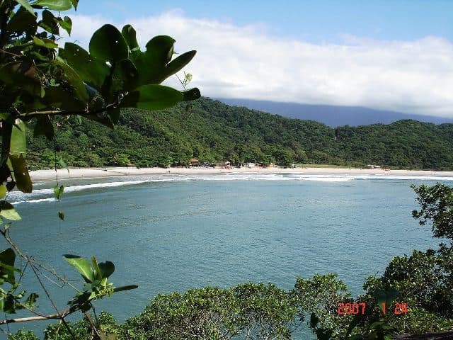 Vista panorâmica da Prainha Branca em Guarujá
