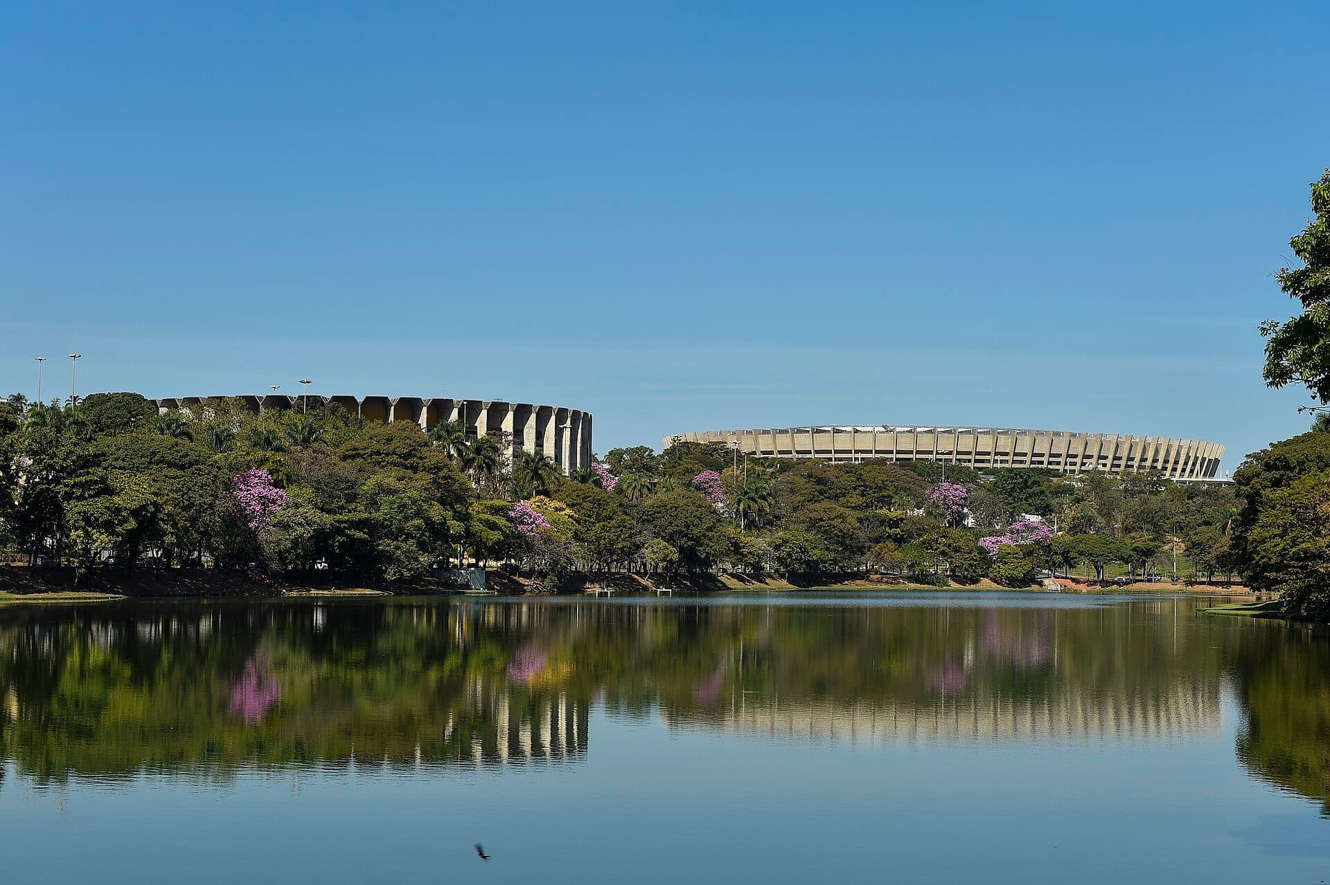 Vista da Lagoa da Pampulha em Belo Horizonte, Minas Gerais