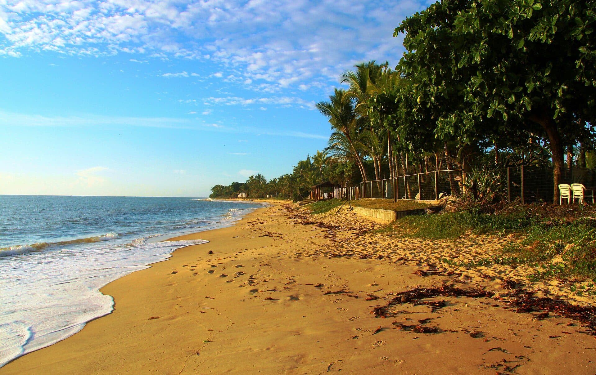 Vista da Praia de Araçaípe em Arraial d'Ajuda, Porto Seguro, Bahia