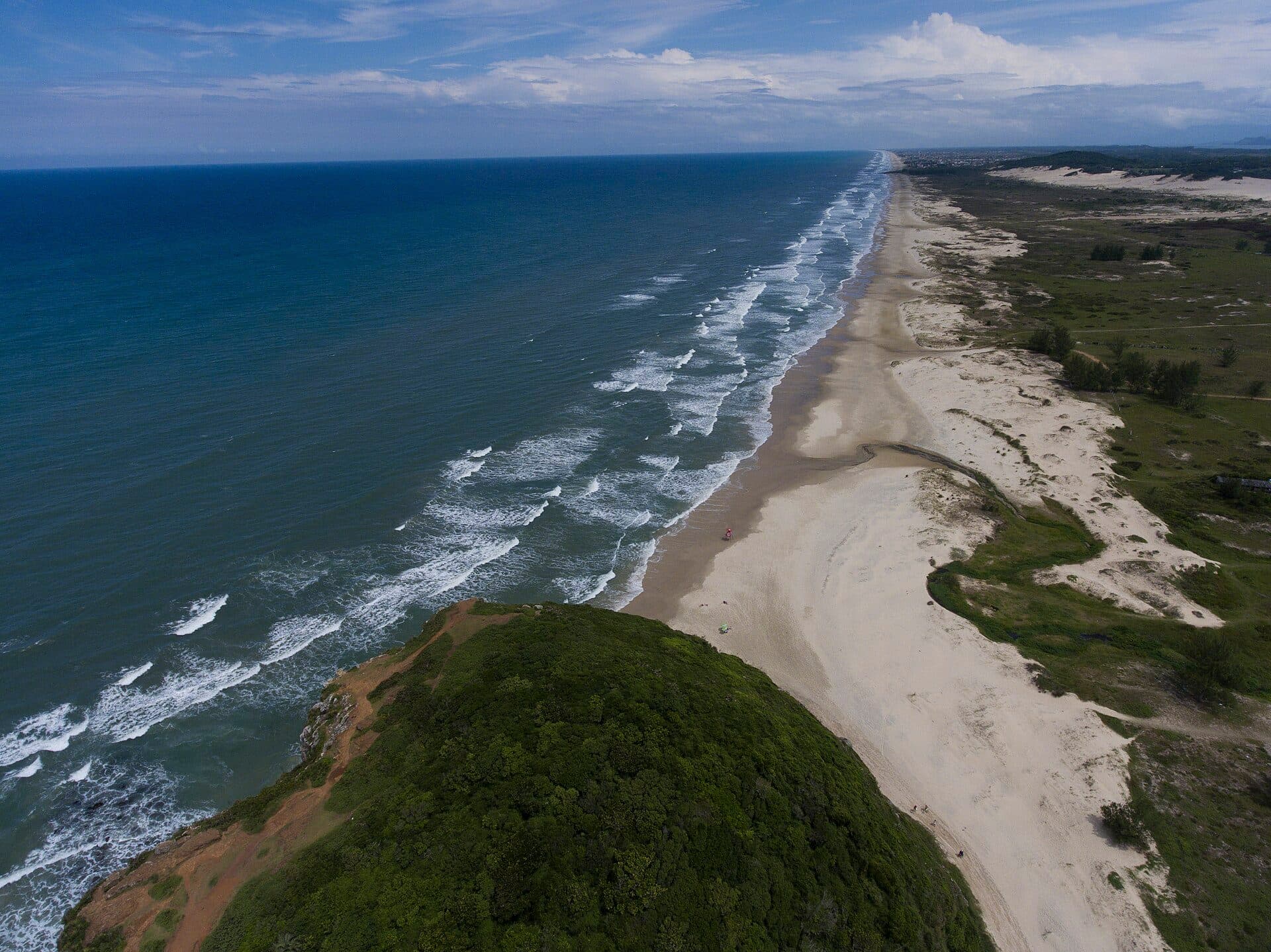 Vista do Parque e praia da Guarita em Torres, Rio Grande do Sul