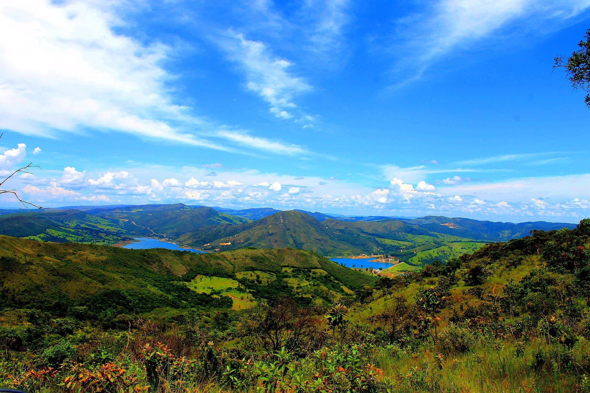 Vista panorâmica a partir do Mirante do Morro do Chapéu em Capitólio, Minas Gerais