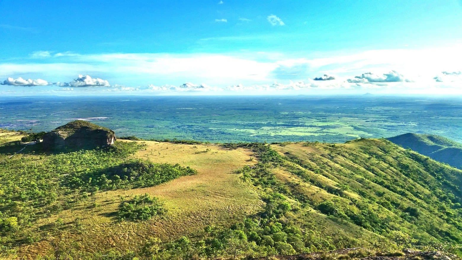 Vista panorâmica a partir do Mirante Alto do Céu no Parque Nacional da Chapada dos Guimarães