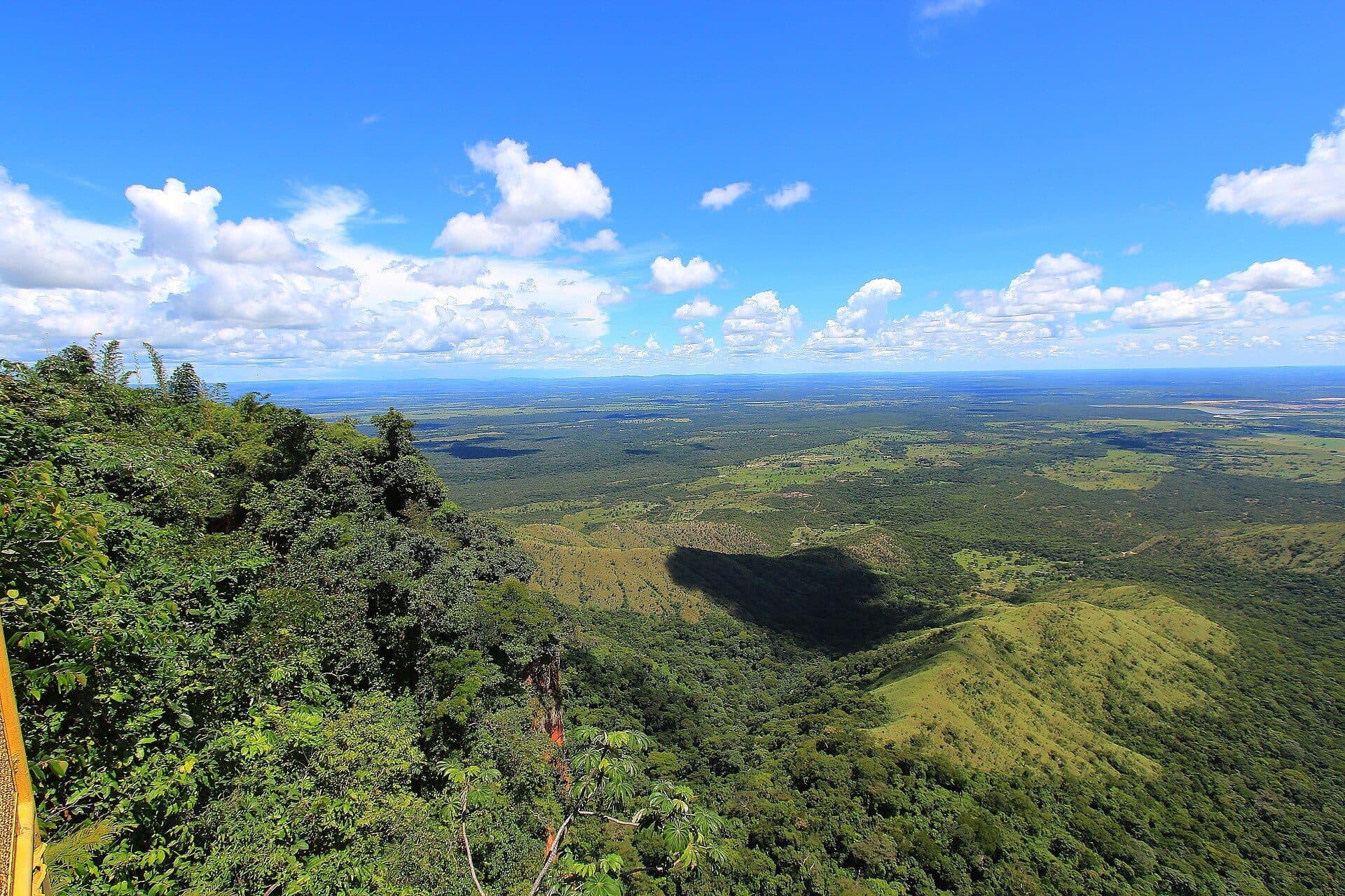 Vista panorâmica a partir do Mirante do Centro Geodésico na Chapada dos Guimarães