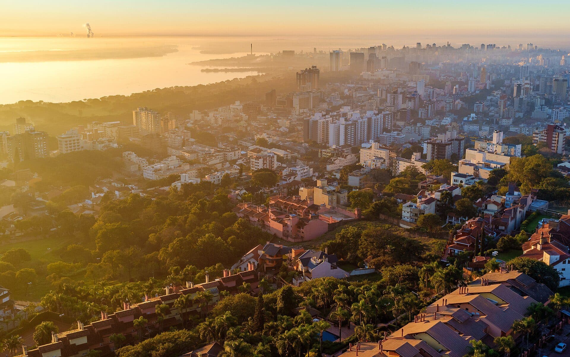 Vista panorâmica da cidade de Porto Alegre a partir do Morro Santa Teresa