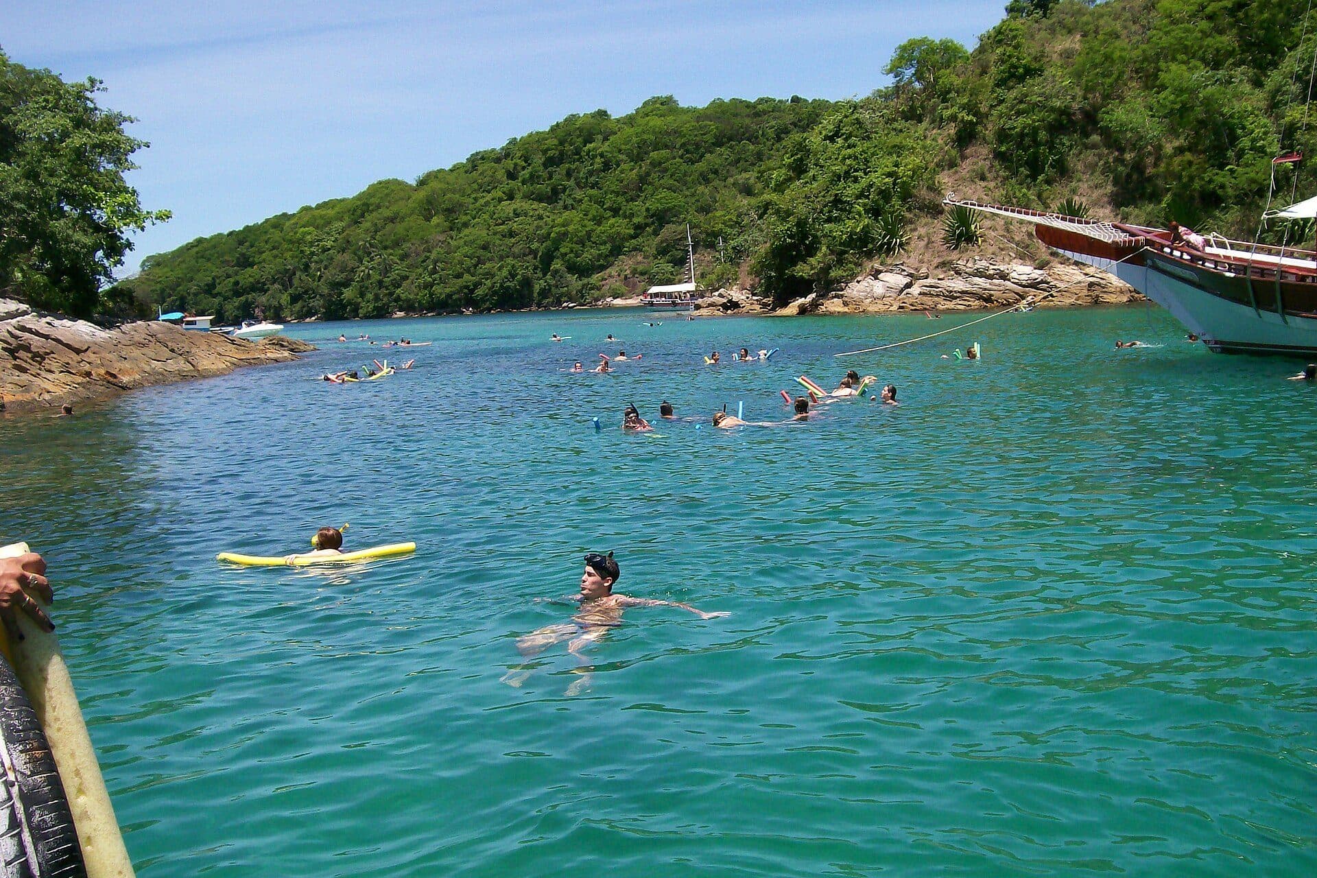 Vista panorâmica da Lagoa Azul em Ilha Grande, no Rio de Janeiro