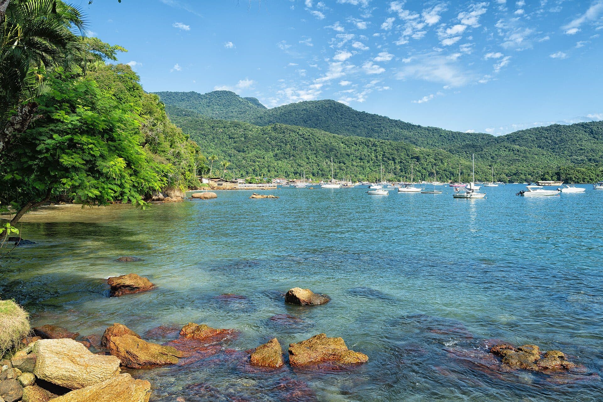 Paisagem costeira em Ilha Grande, Angra dos Reis