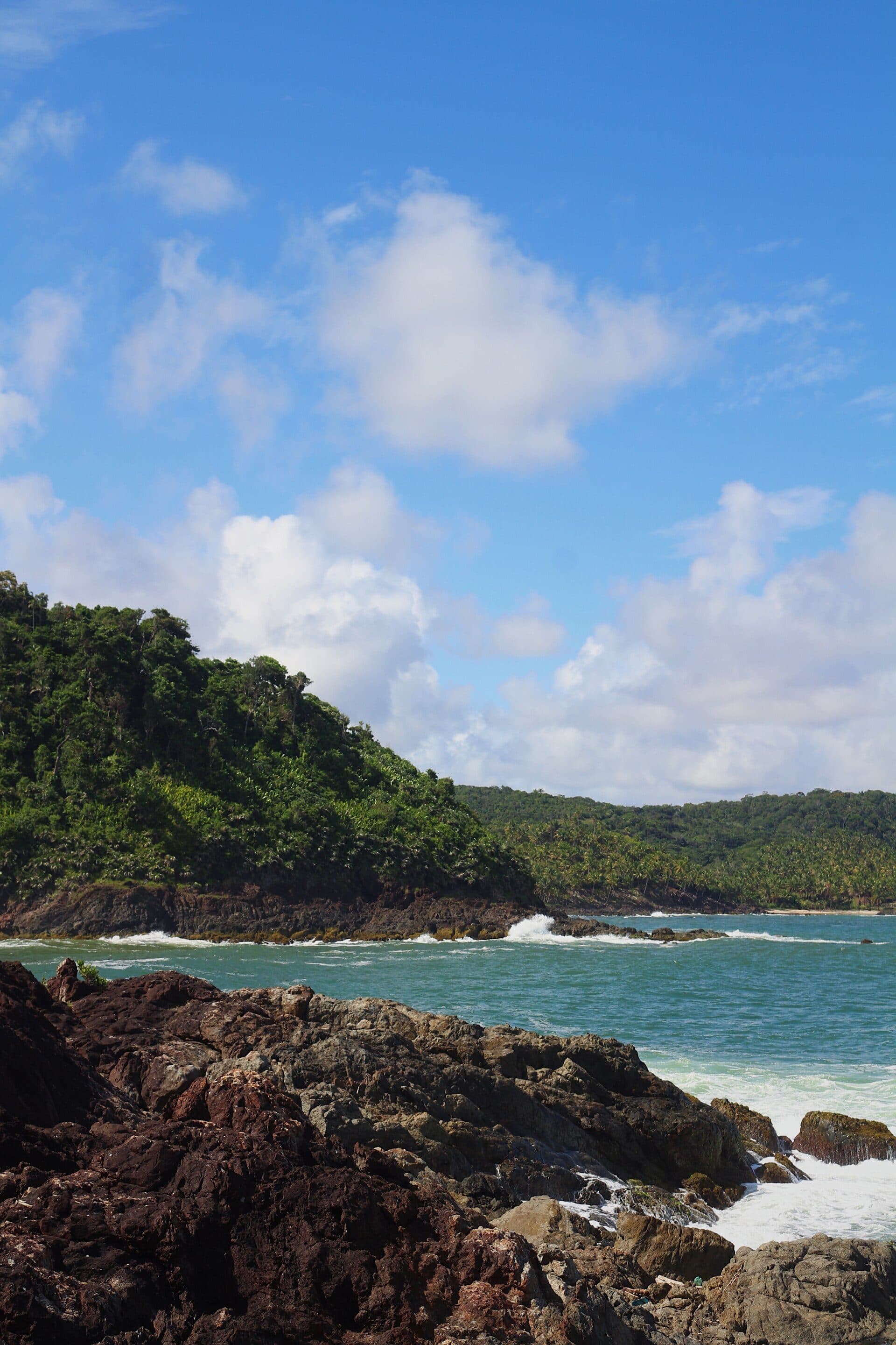 Vista da Praia da Engenhoca em Itacaré, Bahia