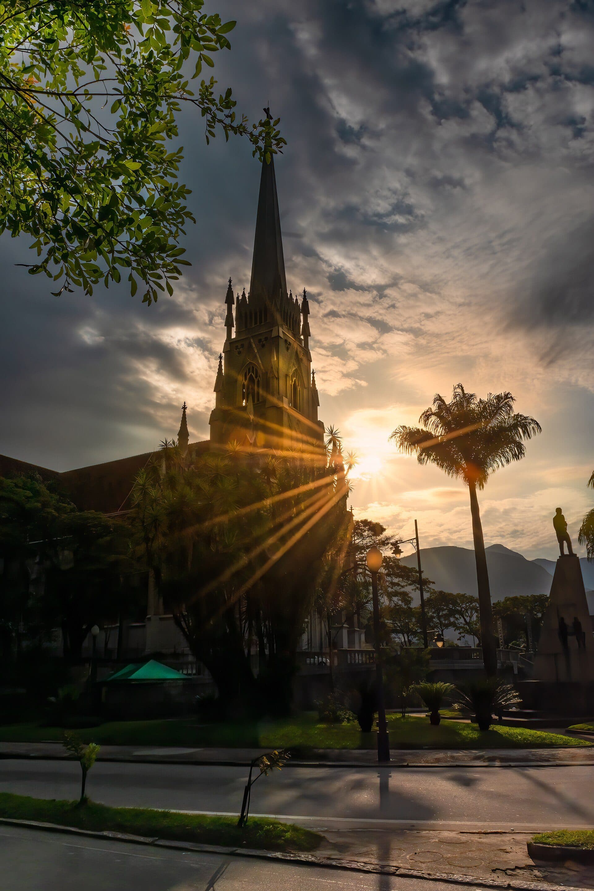 Catedral de Petrópolis durante o nascer do sol