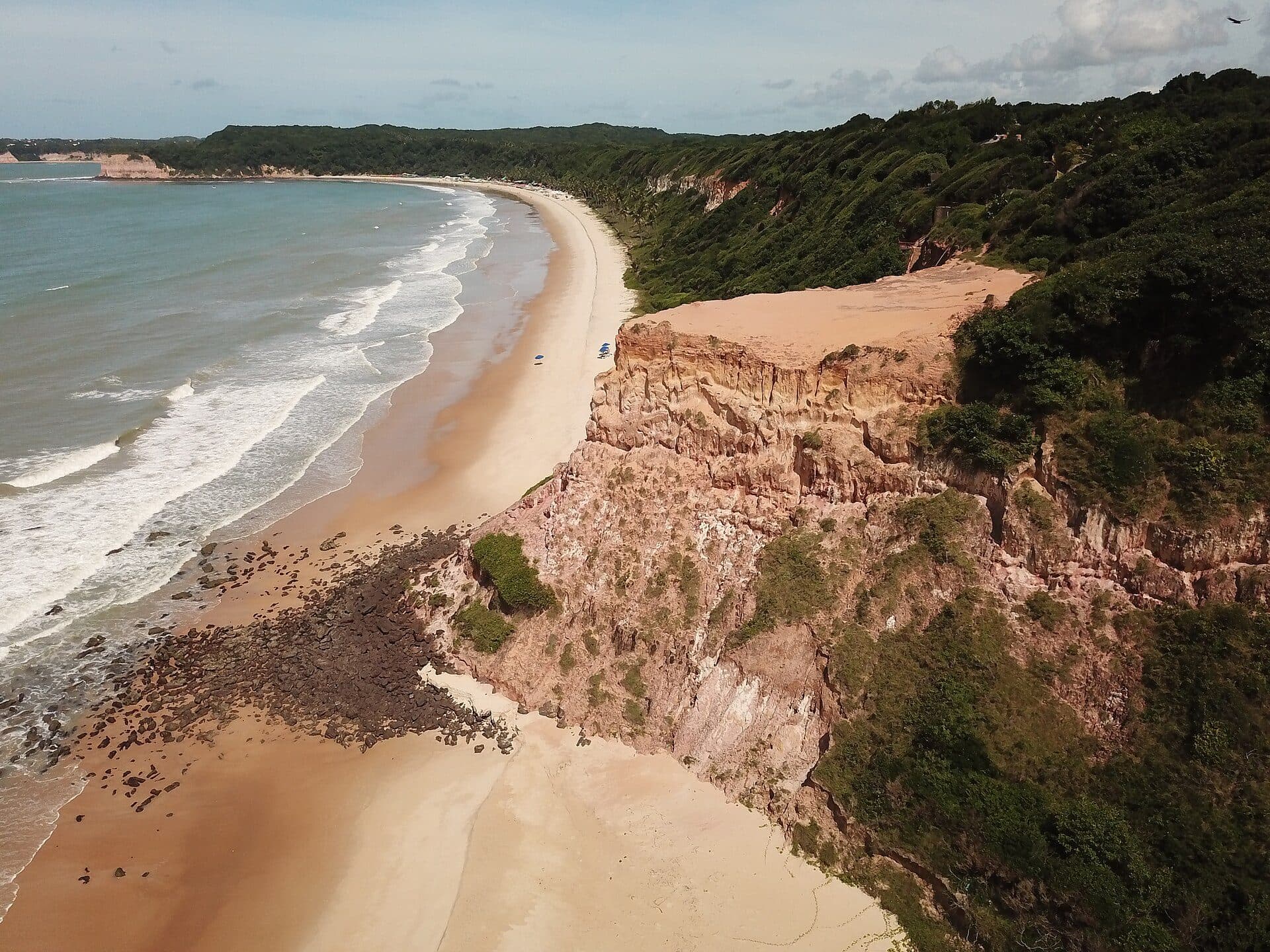 Vista da Pontinha do Madeiro na Praia do Madeiro em Pipa