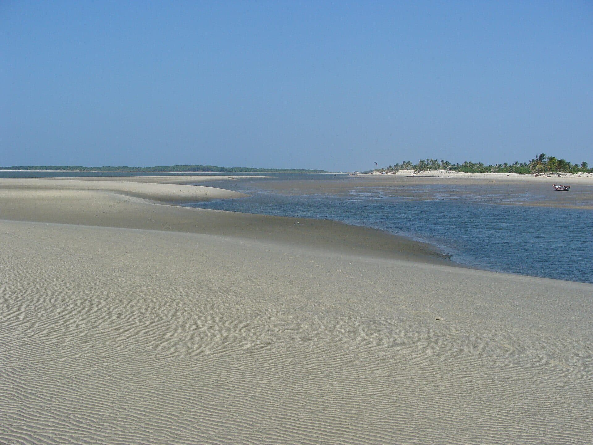 Vista da faixa de areia e do mar na Praia de Atins