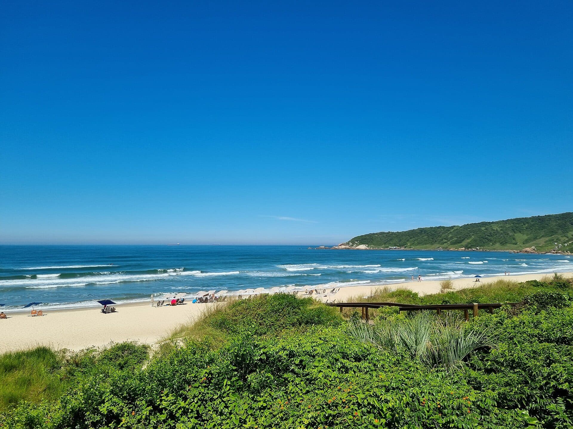 Vista da Praia do Rosa no município de Imbituba