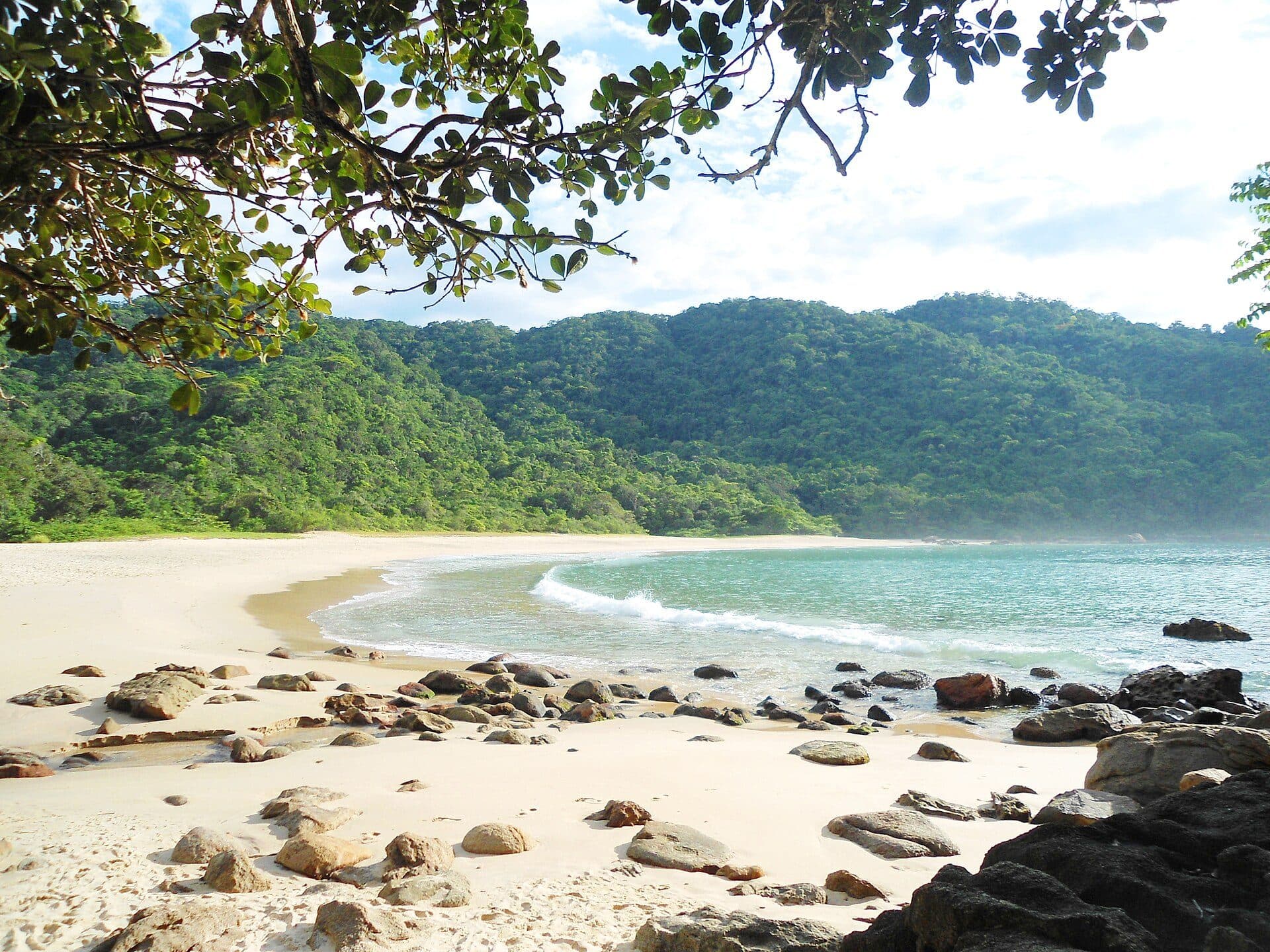 Vista da Praia Brava na Vila de Trindade, em Paraty