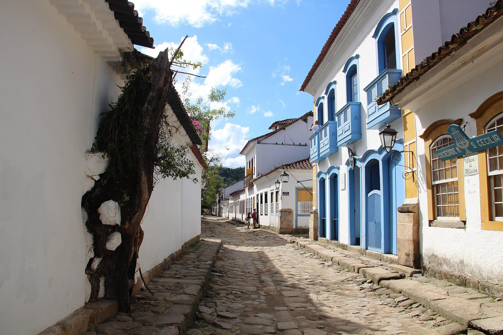 Vista do Centro Histórico de Paraty com casario colonial no Rio de Janeiro