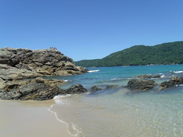 Vista da Praia do Meio em Trindade, no litoral do Rio de Janeiro