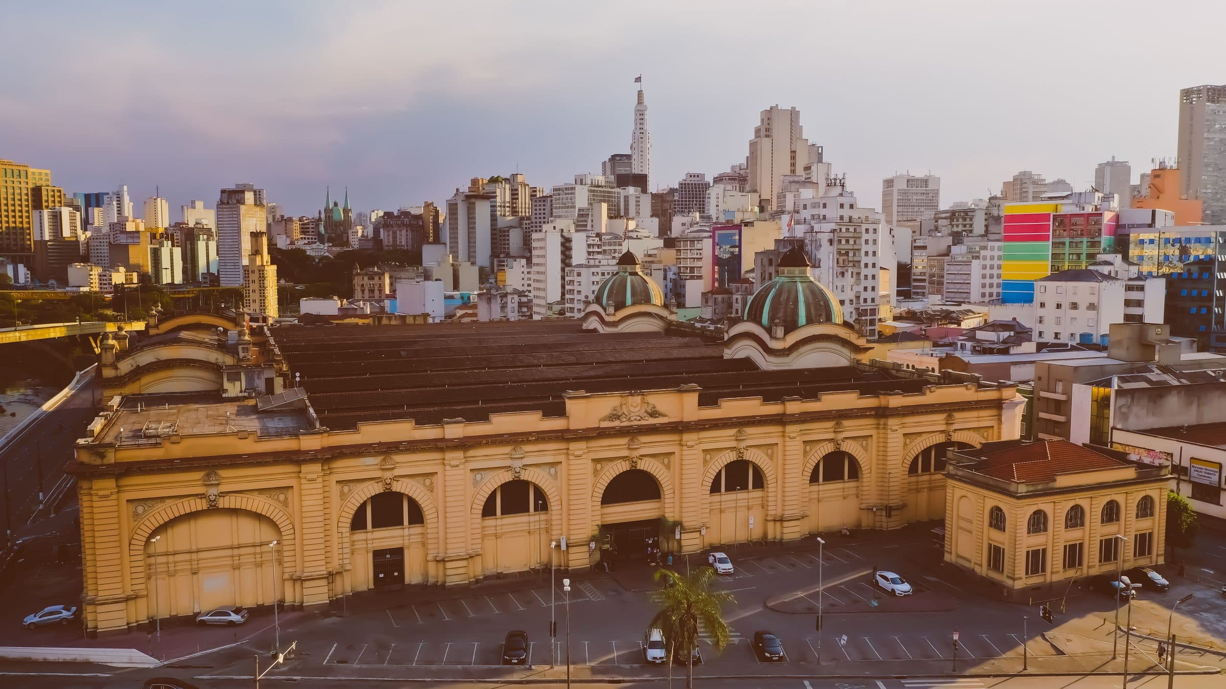 Vista aérea dos edifícios e da paisagem urbana de São Paulo