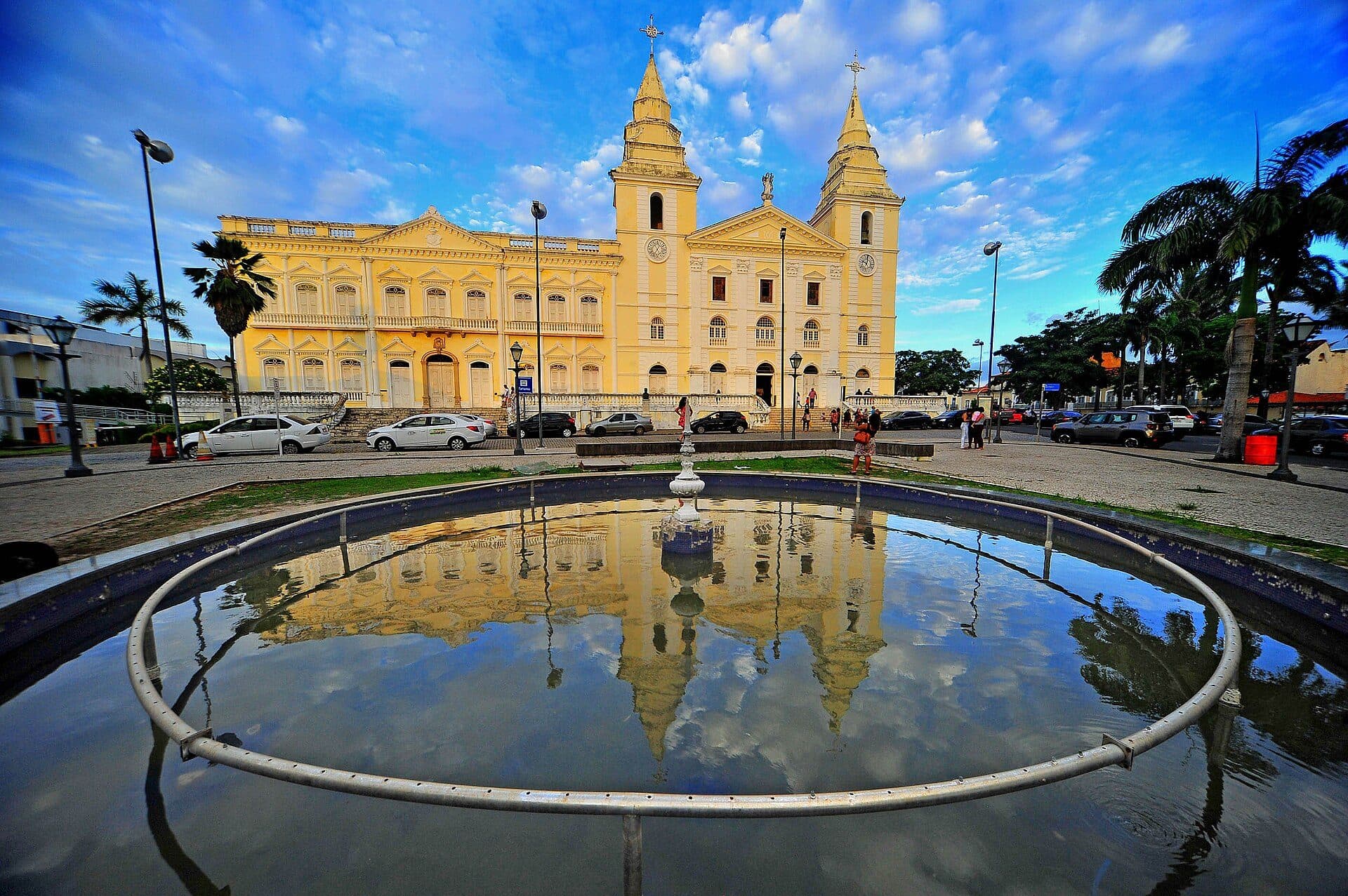 Fonte na praça da Catedral em São Luís, Maranhão
