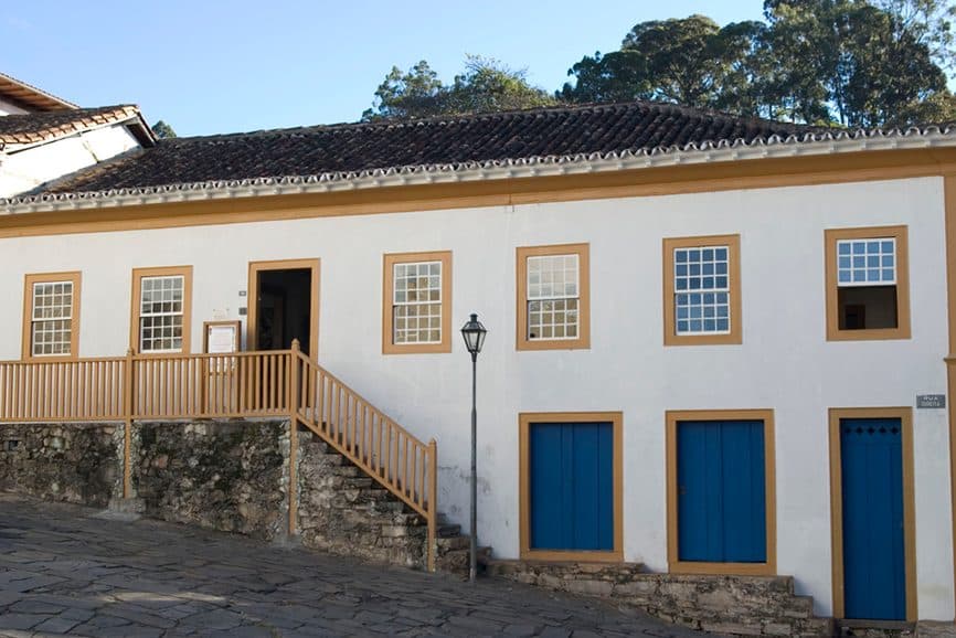Vista da fachada do Museu do Diamante