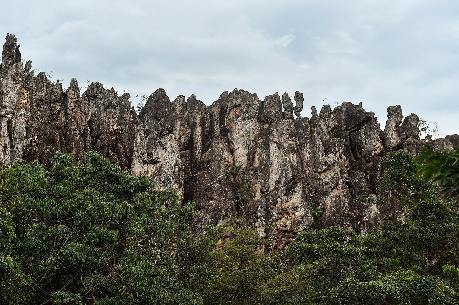 Formação rochosa da Gruta do Salitre em Diamantina, Minas Gerais