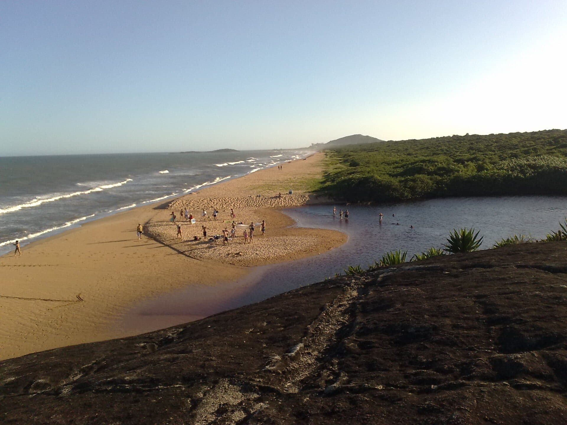 Vista da paisagem natural no Parque Estadual Paulo Cesar Vinha