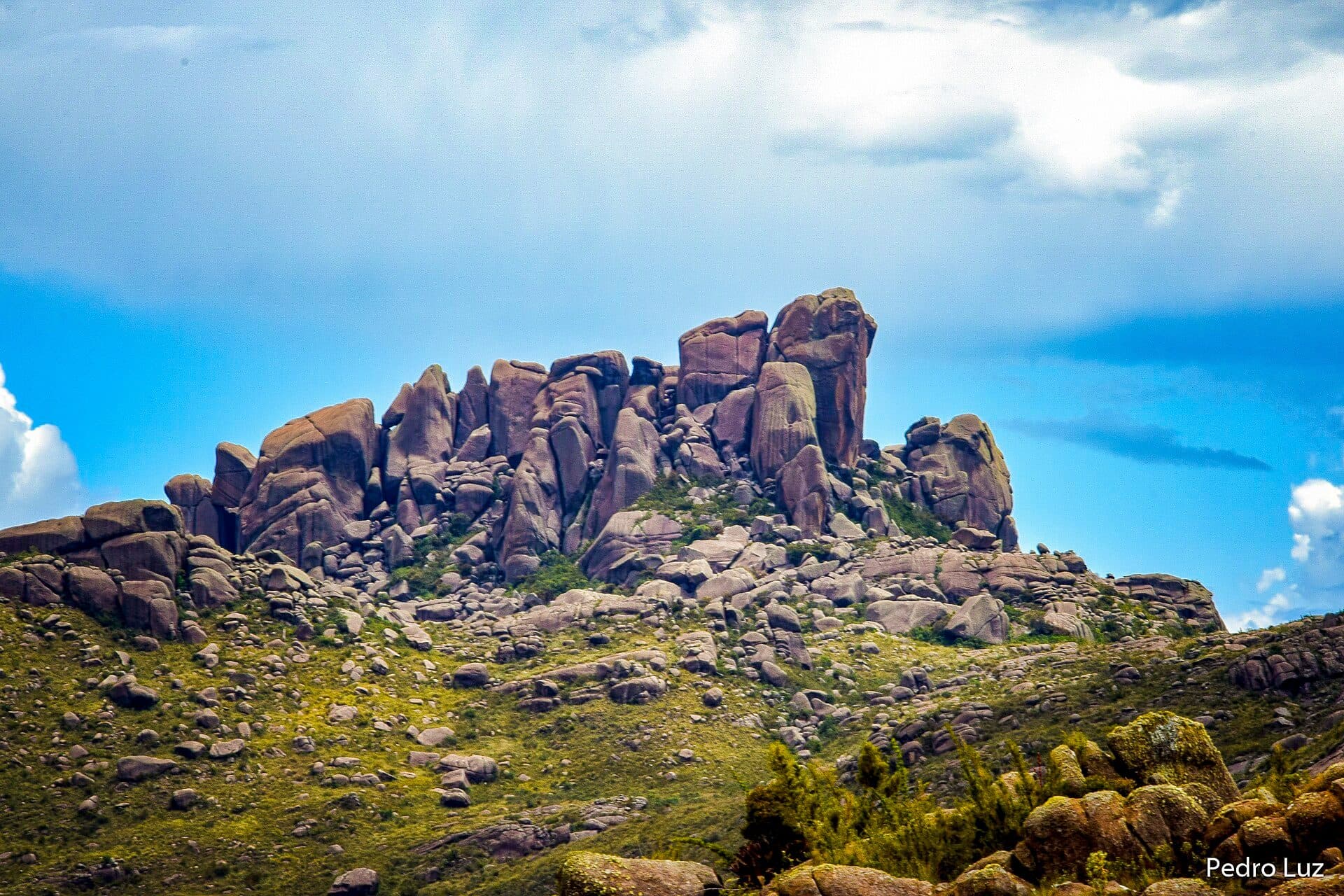 Formação rochosa das Prateleiras no Parque Nacional do Itatiaia