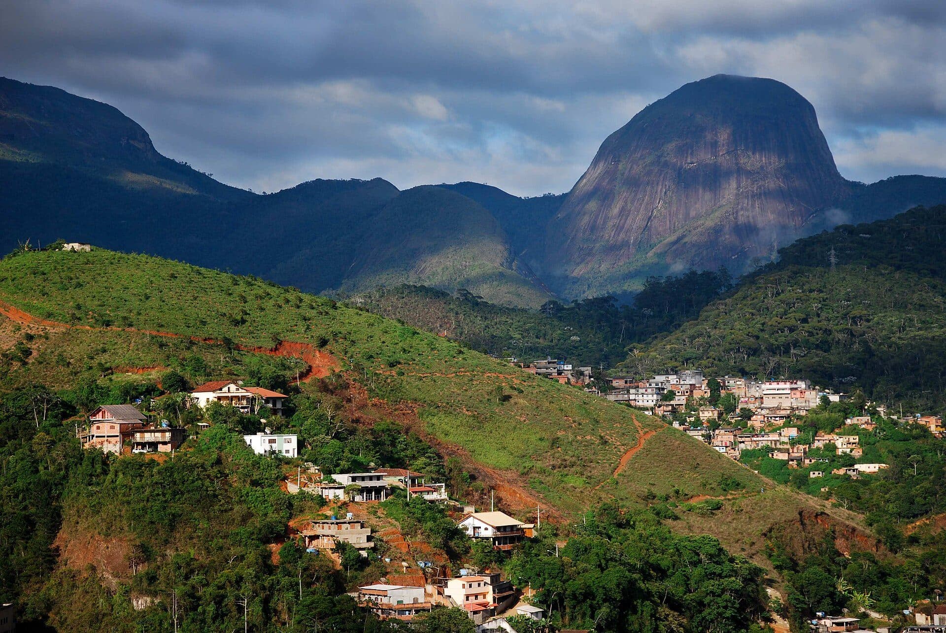 Vista da cidade de Teresópolis na serra do Rio de Janeiro