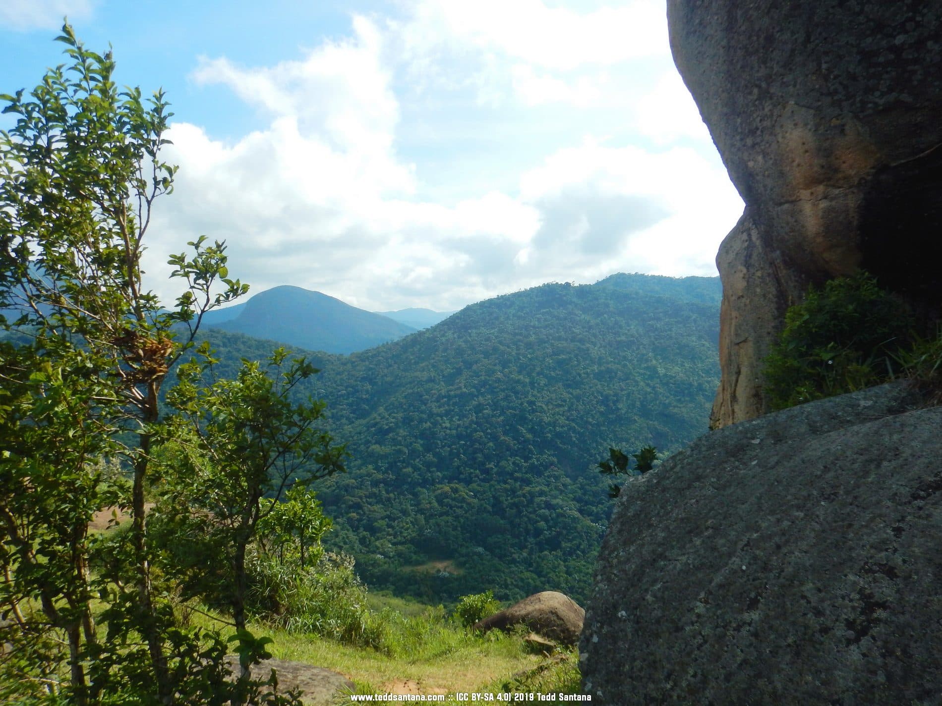 Vista da paisagem no Parque Natural Municipal Montanhas de Teresópolis
