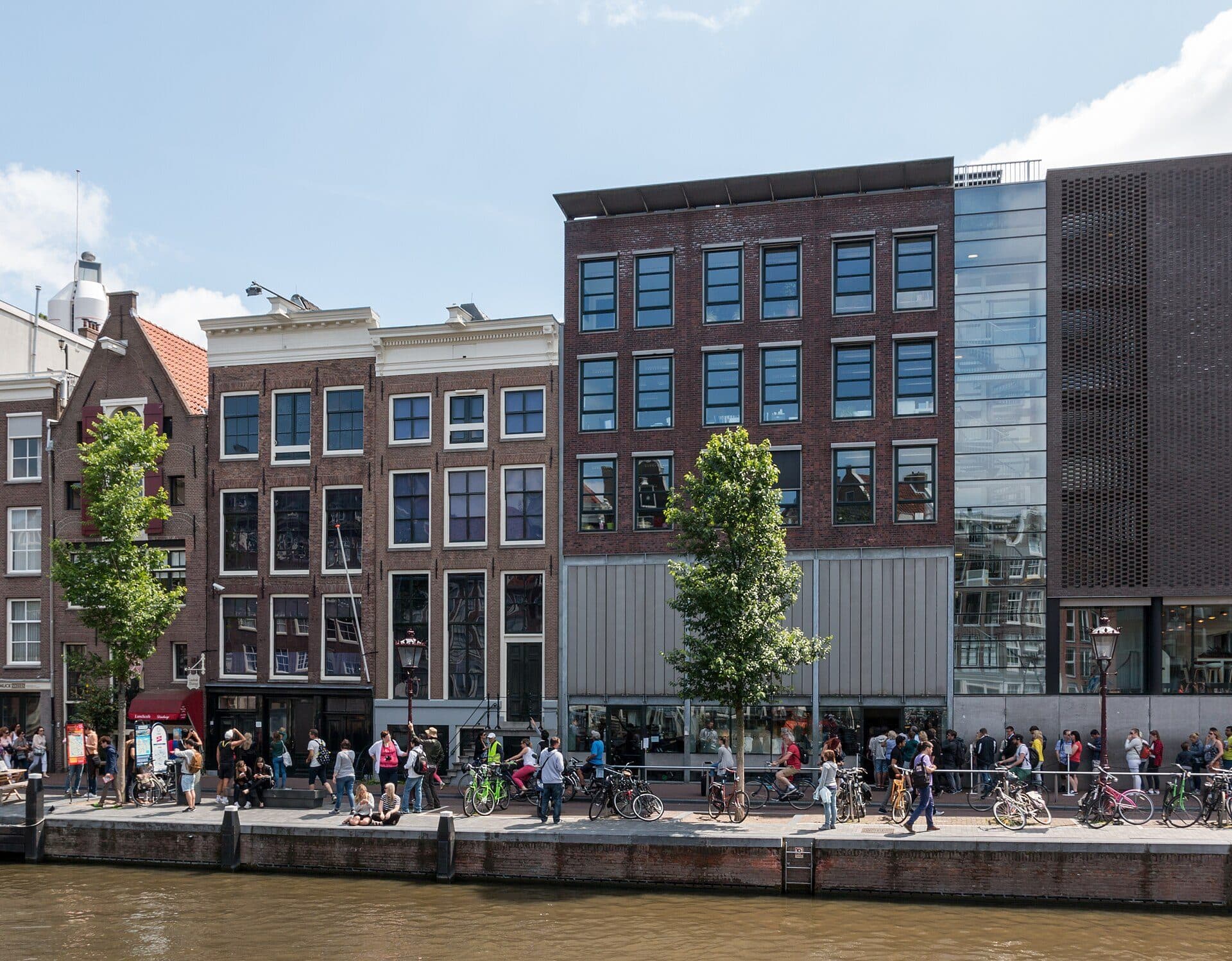 Fachada do museu Anne Frank Huis em Amsterdam