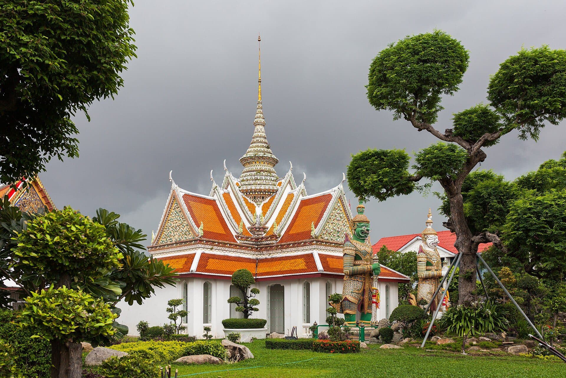 Vista do templo Wat Arun em Bangkok, na Tailândia