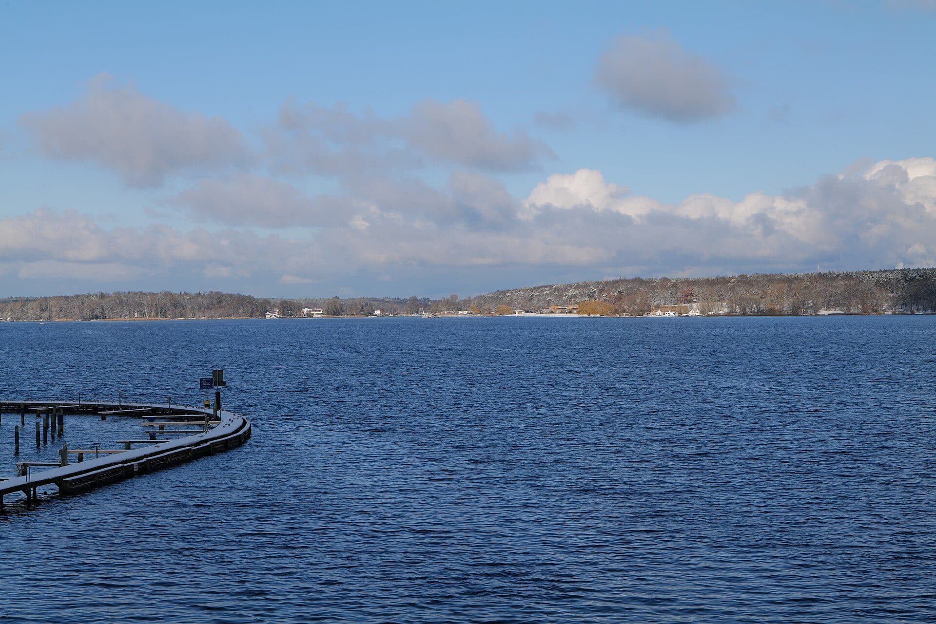 Vista do lago Wannsee a partir da ponte Wannseebrücke