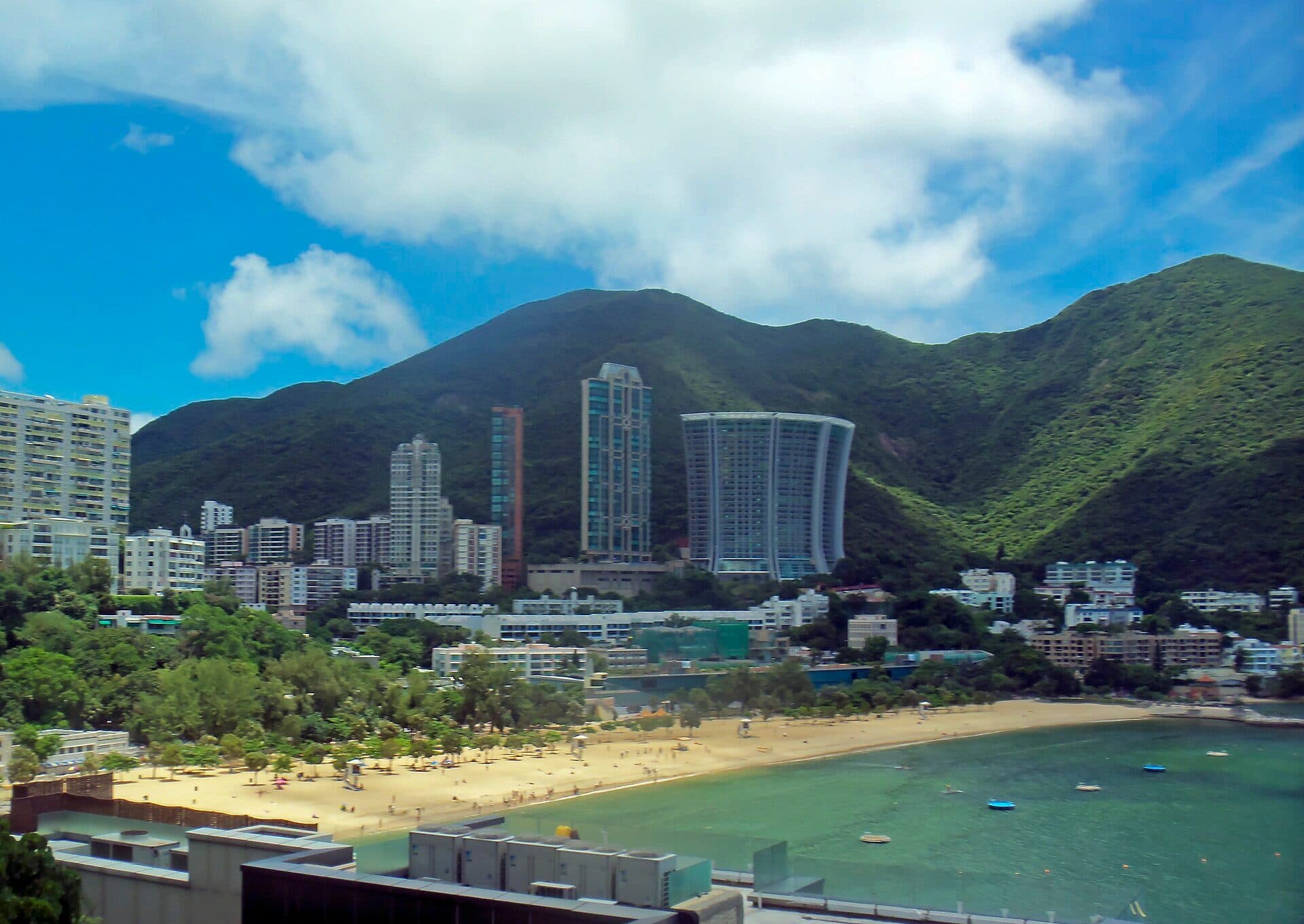 Vista da praia de Repulse Bay em Hong Kong a partir do oeste