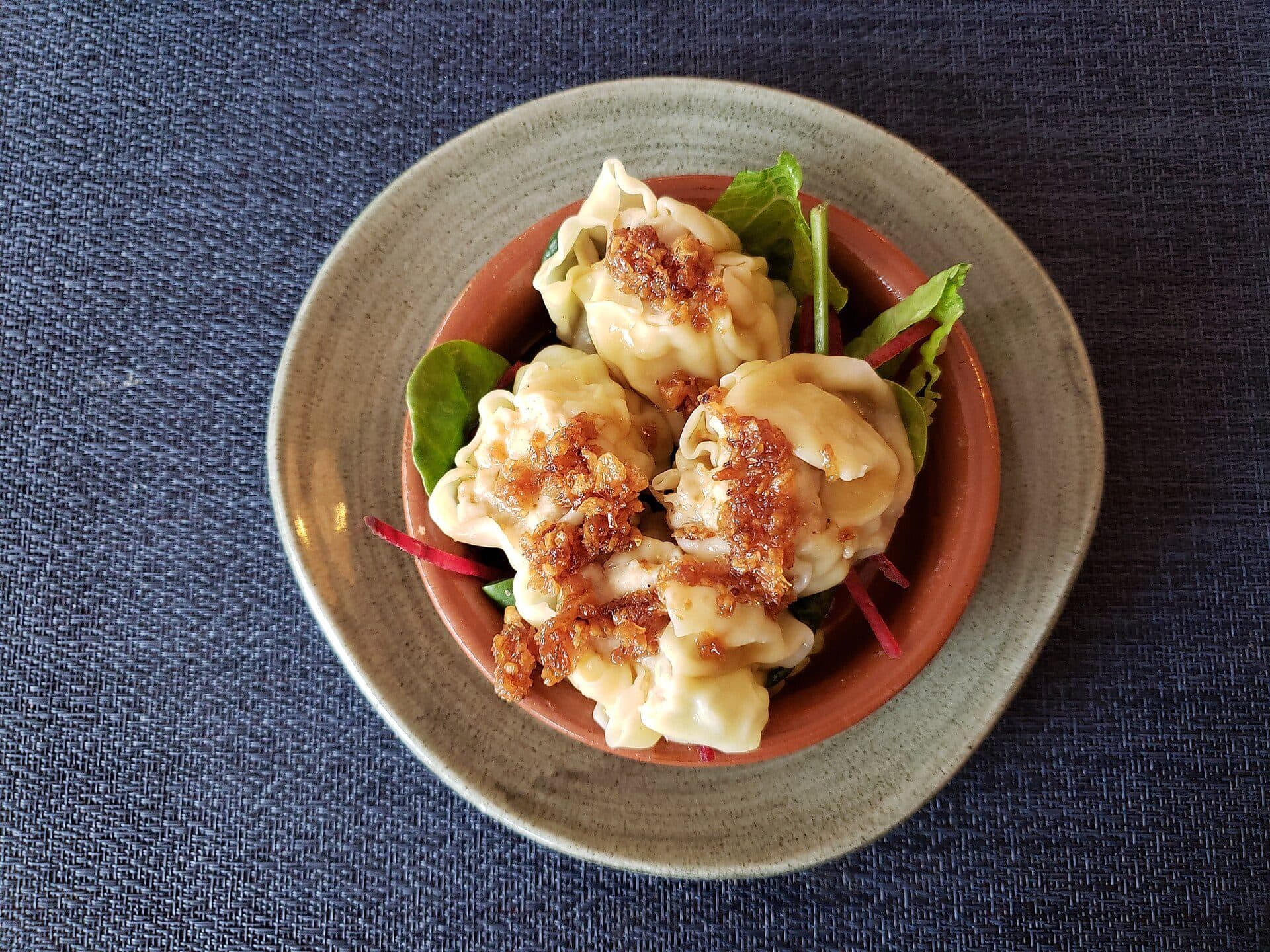 Prato de dim sum servido no restaurante Little Thai em Brighton