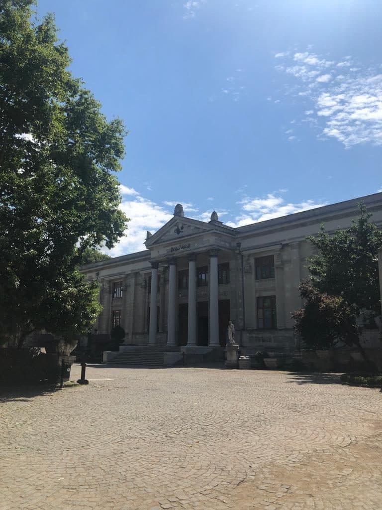 Fachada do Museu Arqueológico de Istambul