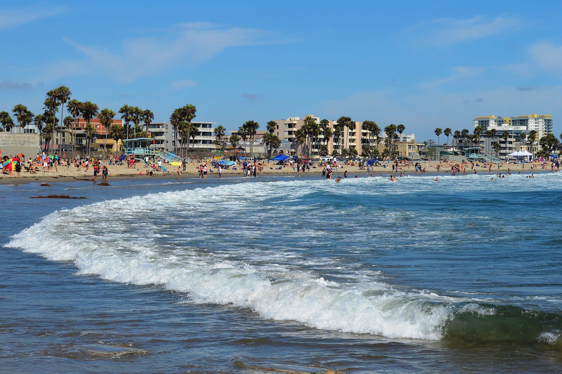 Vista da orla de Venice Beach em Los Angeles, Califórnia