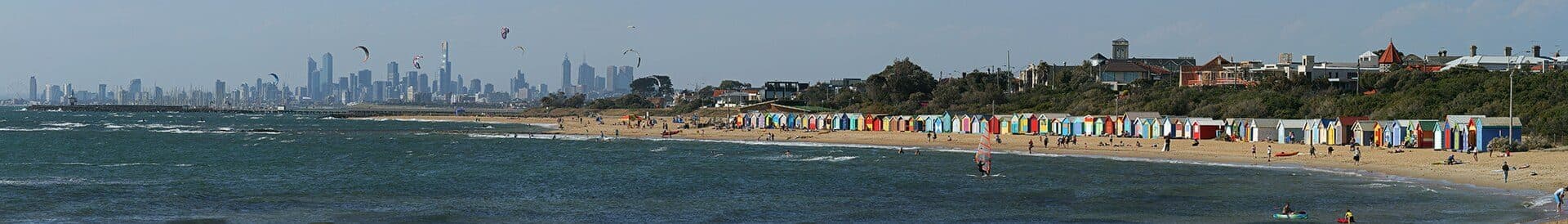 Vista panorâmica da praia de Brighton Beach em Melbourne