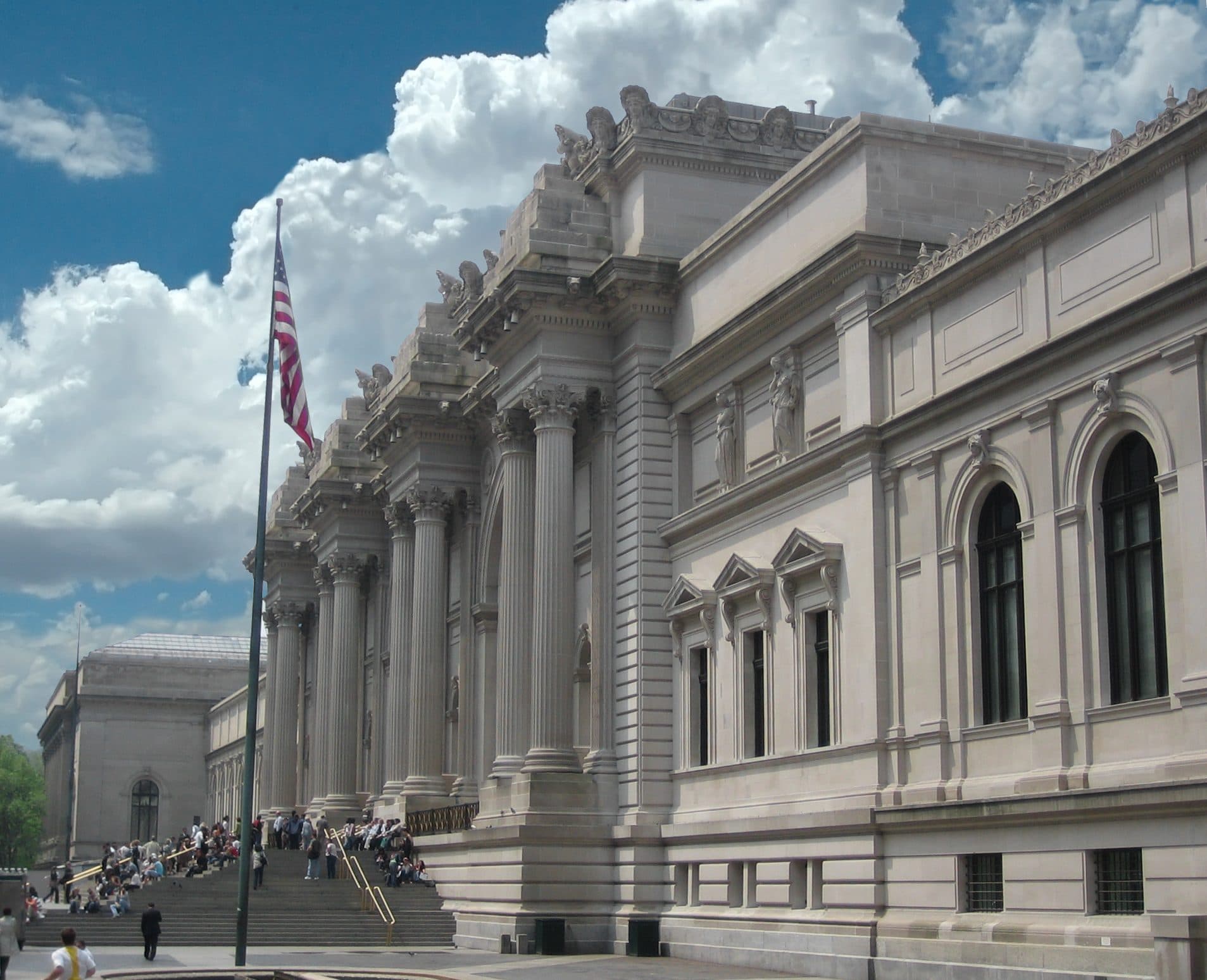 Fachada da entrada do Metropolitan Museum of Art em Nova York