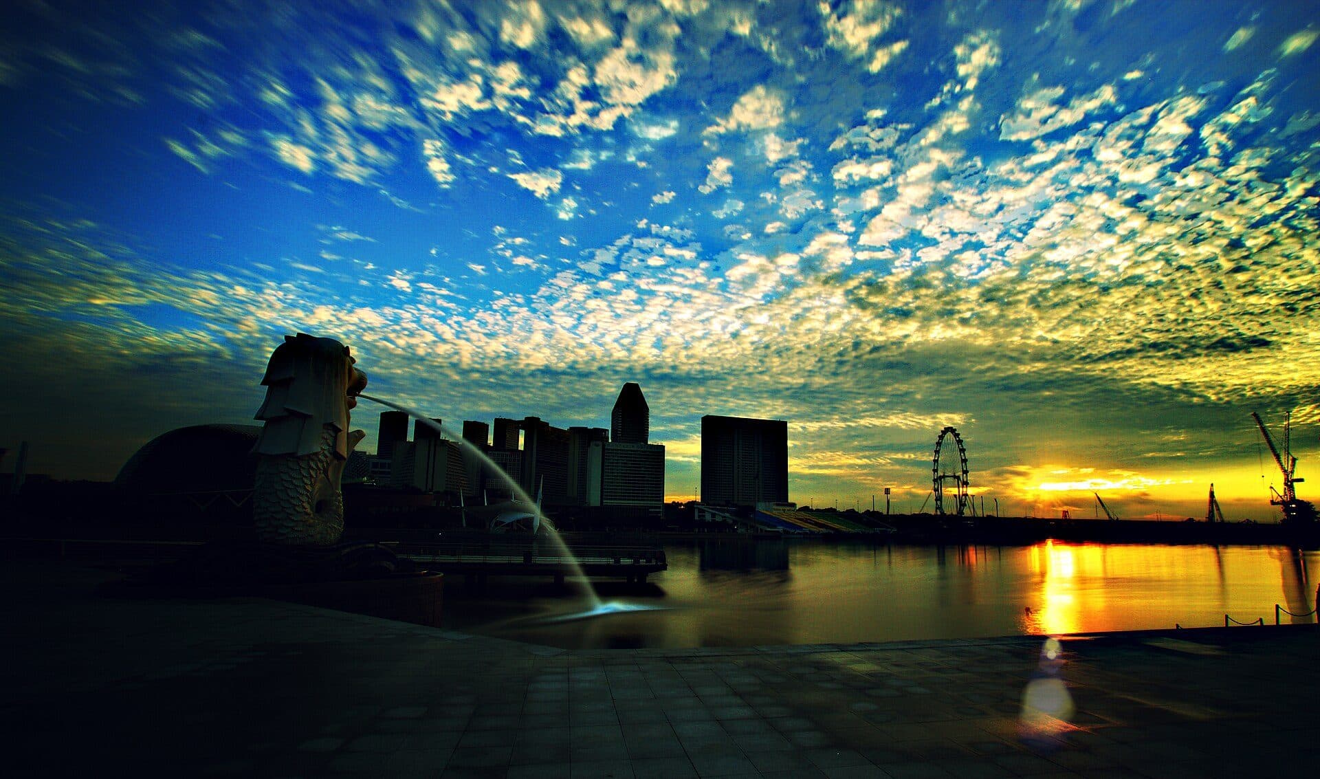 Vista do nascer do sol sobre Marina Bay em Singapura