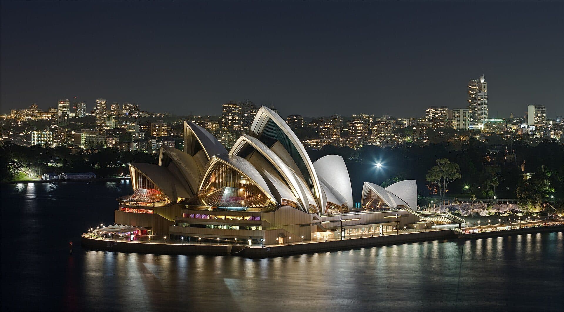 Vista exterior do edifício da Sydney Opera House em Sydney