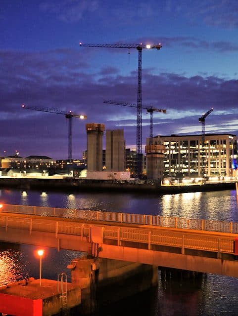 Obras de reurbanização na região de Capital Dock em Dublin