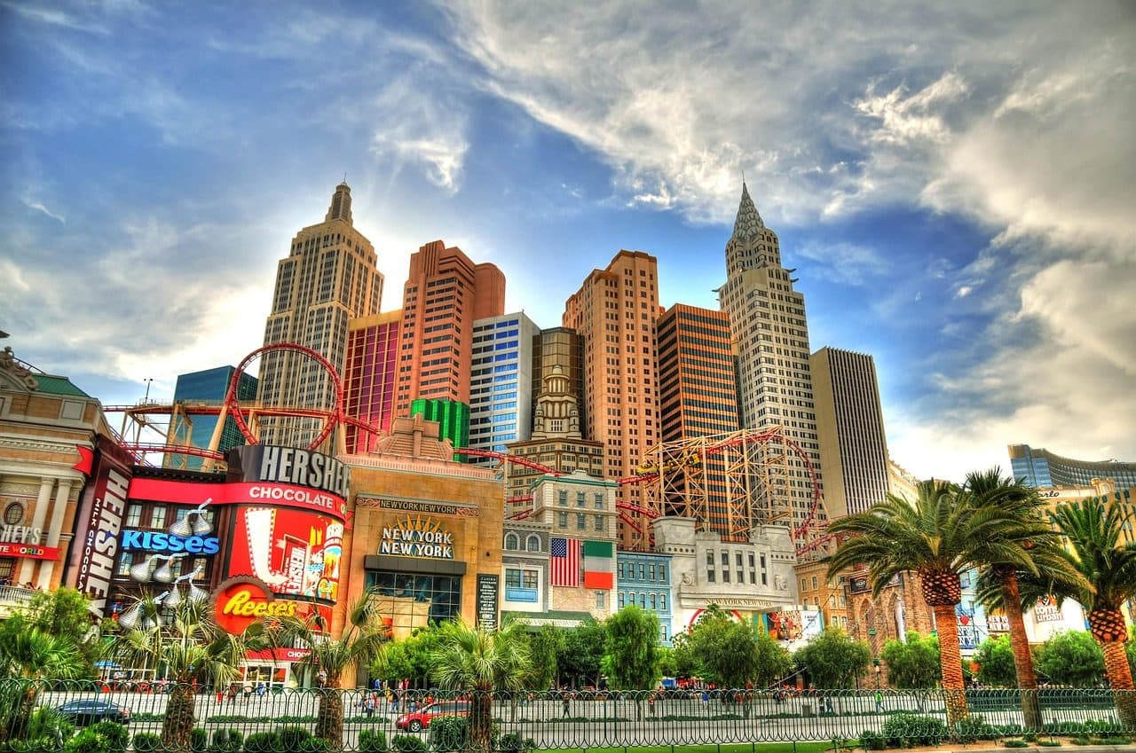 Vista da arquitetura de cassinos e edifícios na Las Vegas Strip