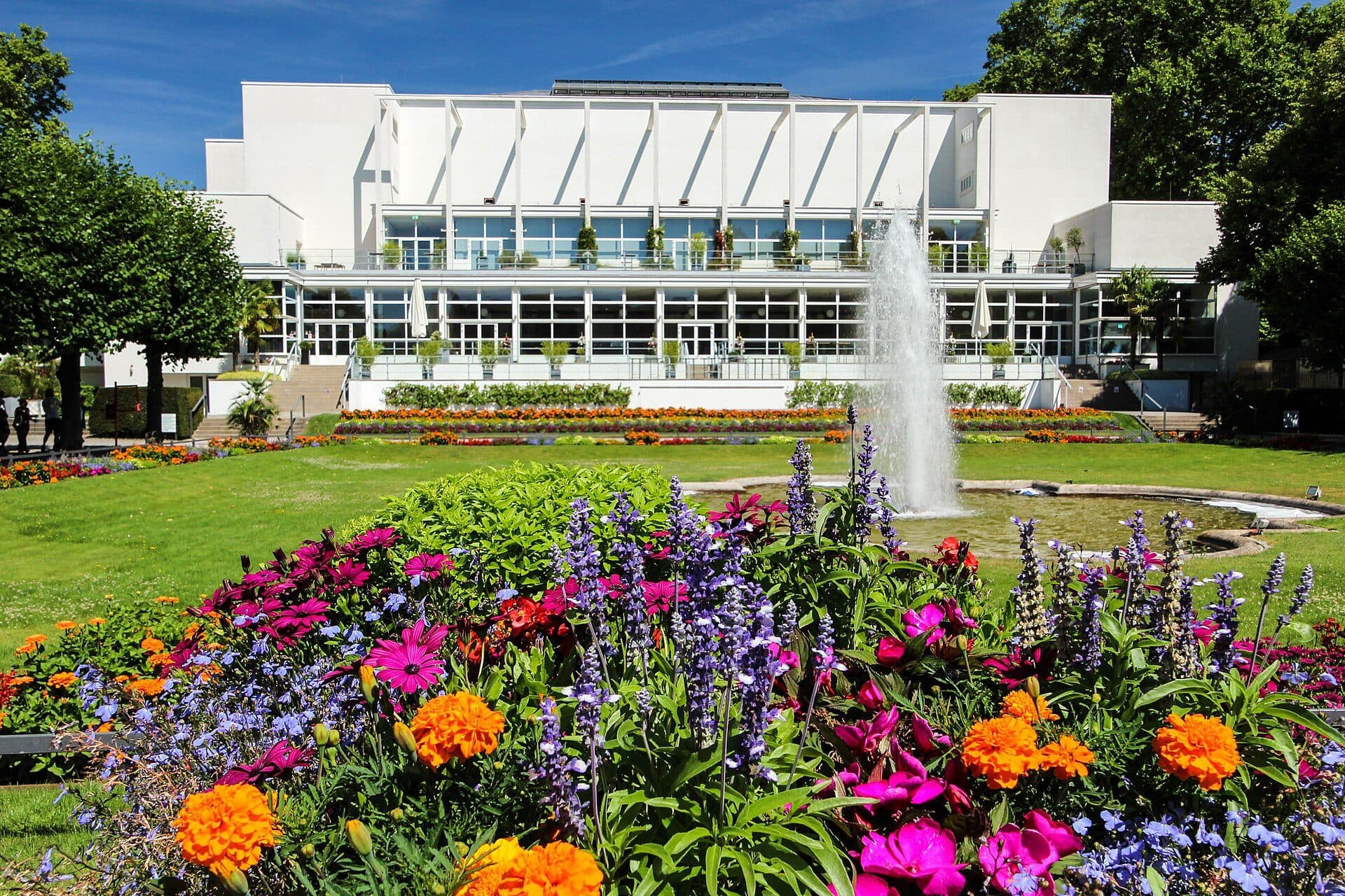 Edifício Gesellschaftshaus no jardim Palmengarten em Frankfurt