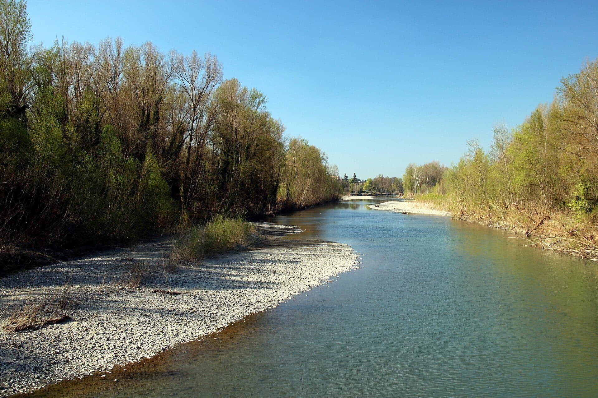 Vista do Rio Reno na Via degli Dei em Casalecchio di Reno