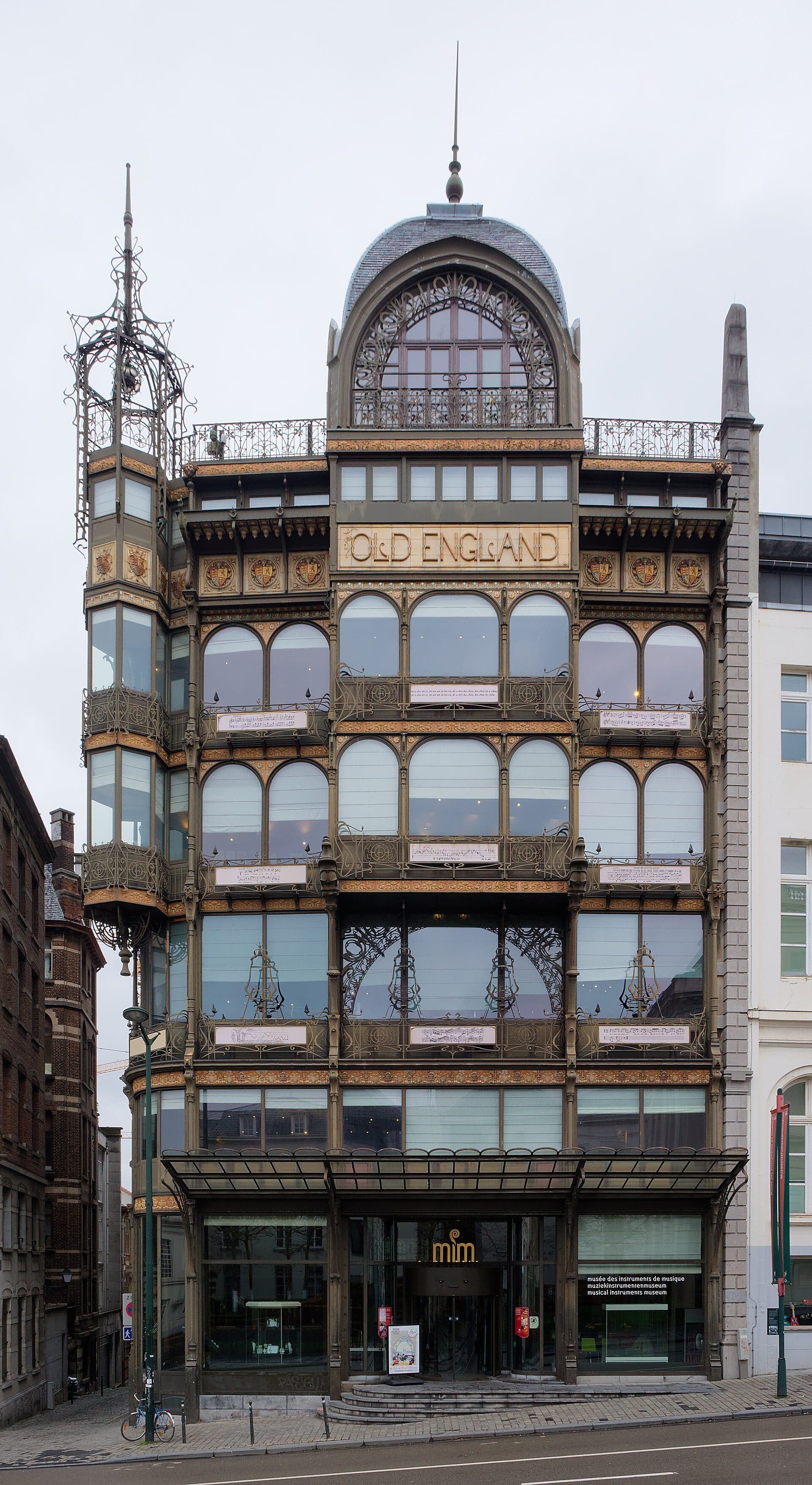 Fachada do edifício histórico Old England em Bruxelas