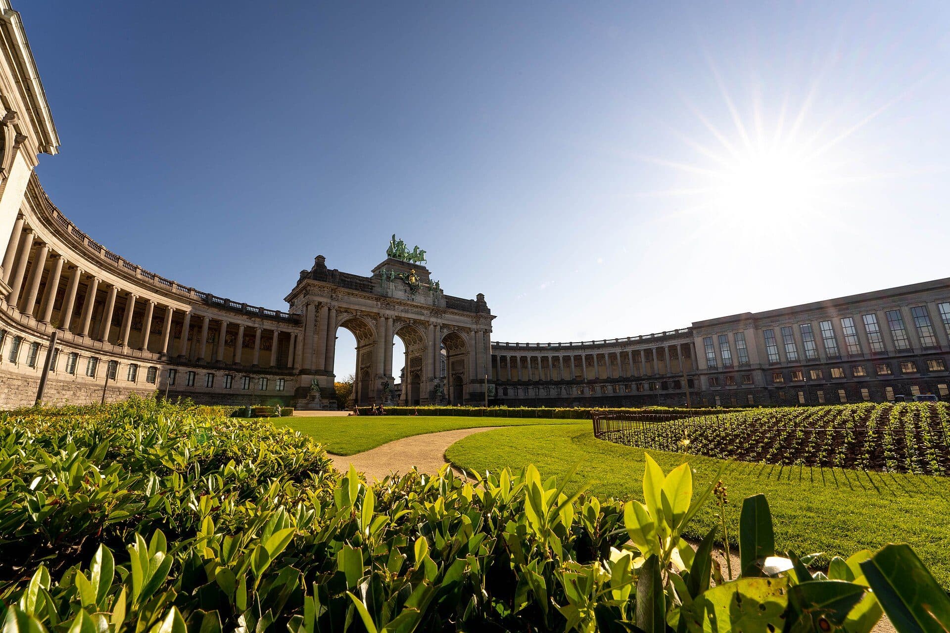 Vista externa do Parc du Cinquantenaire