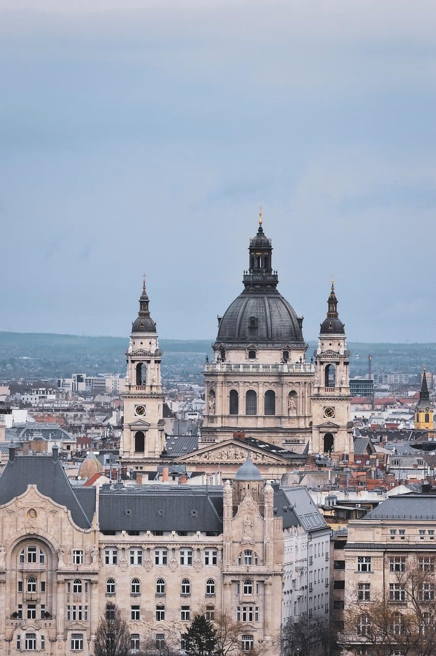 Arquitetura de uma basílica em Budapeste, na Hungria