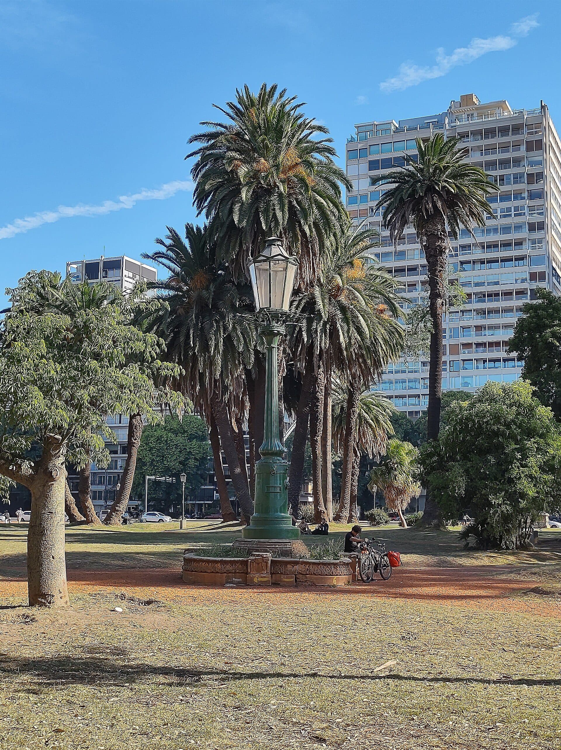 Farol de iluminação no Jardín de Invierno do Parque 3 de Febrero
