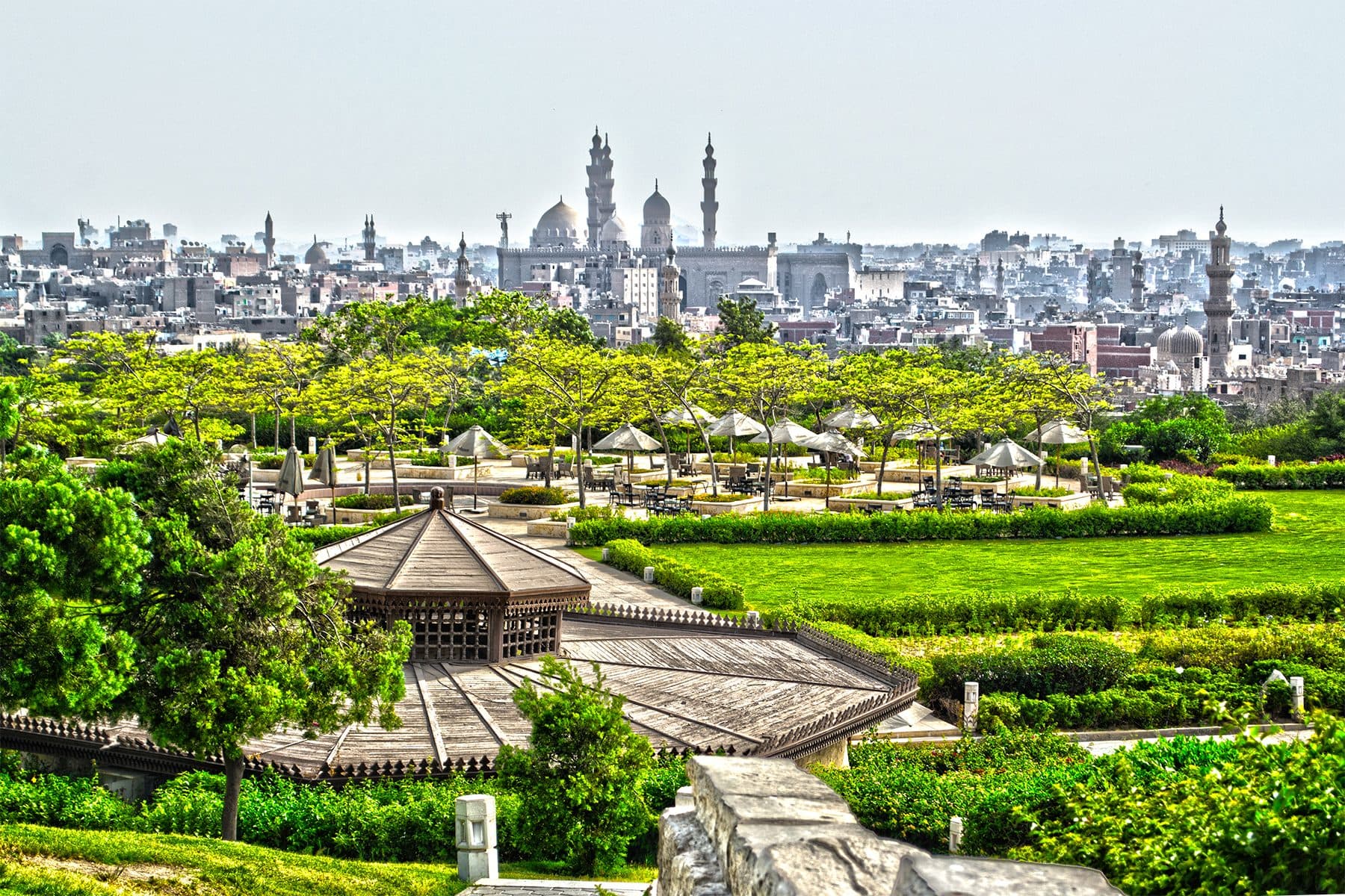 Vista dos jardins e áreas verdes do Al Azhar Park