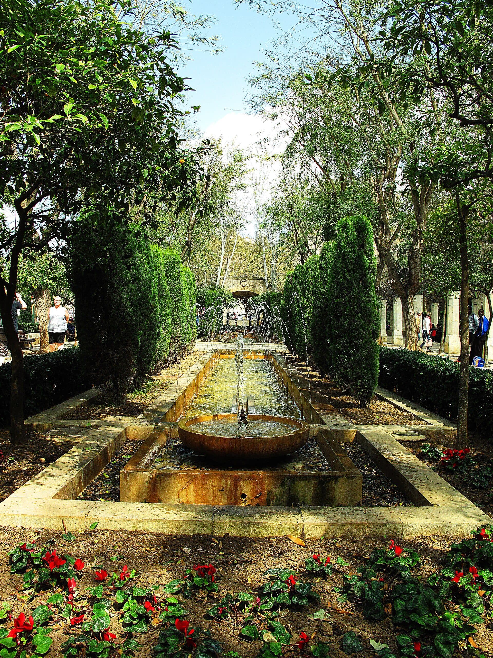 Espelho d'água nos Jardins de s'Hort del Rei em Palma